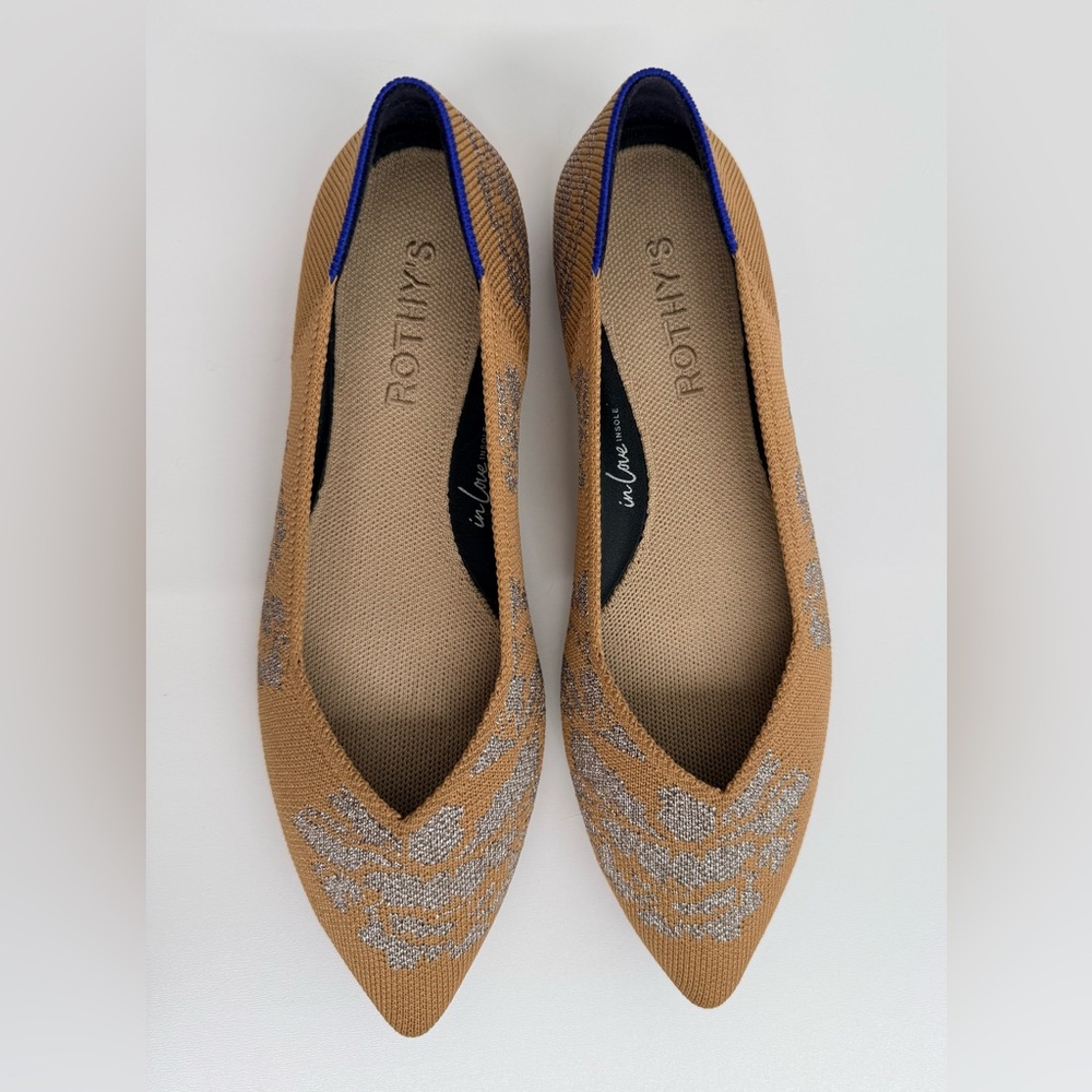 Rothy's *RARE* Out of Stock - NWT Tan and Silver Pointed Knit Flats - Size 6.5